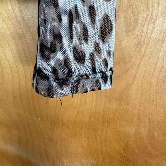 Ten Sixty Sherman sheer leopard / cheetah turtleneck - Picture 4 of 7
